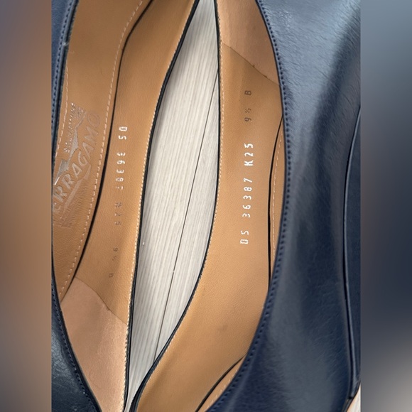 Salvatore Ferragamo Peep Toe Wedge Heel Navy Blue Pump 9.5 - Picture 11 of 11
